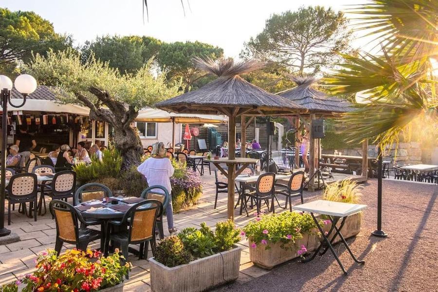 Mobile home 6-pers Camping Leï Suves-Côtes d'Azur-including airco Roquebrune-sur-Argens Exterior foto